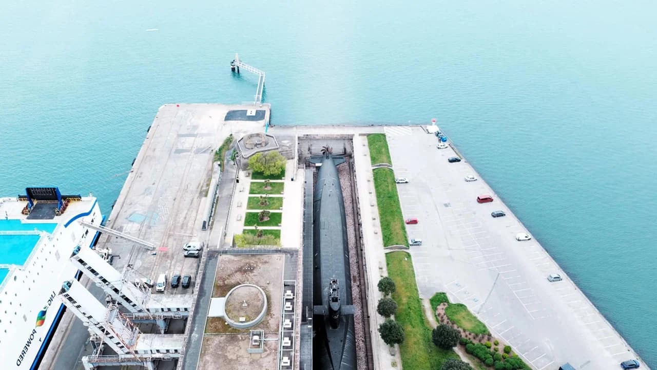 Cherbourg : la fabrique des sous-marins