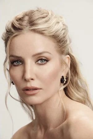 Annabelle Wallis