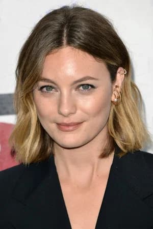 Leila George