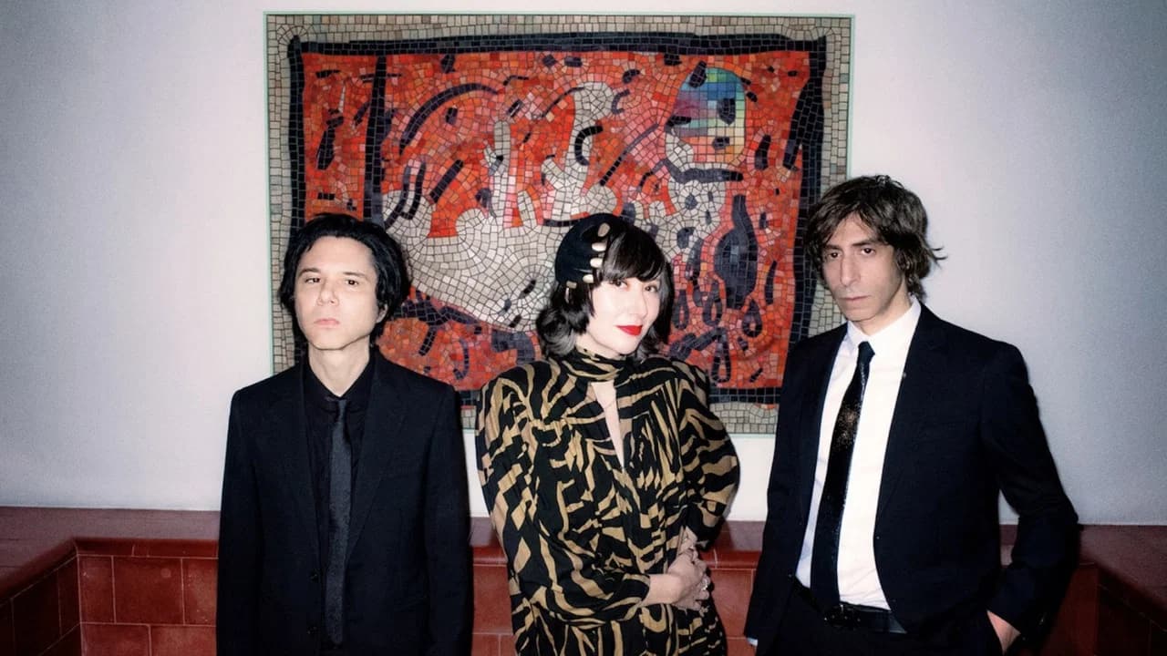 Yeah Yeah Yeahs: Hidden in Pieces